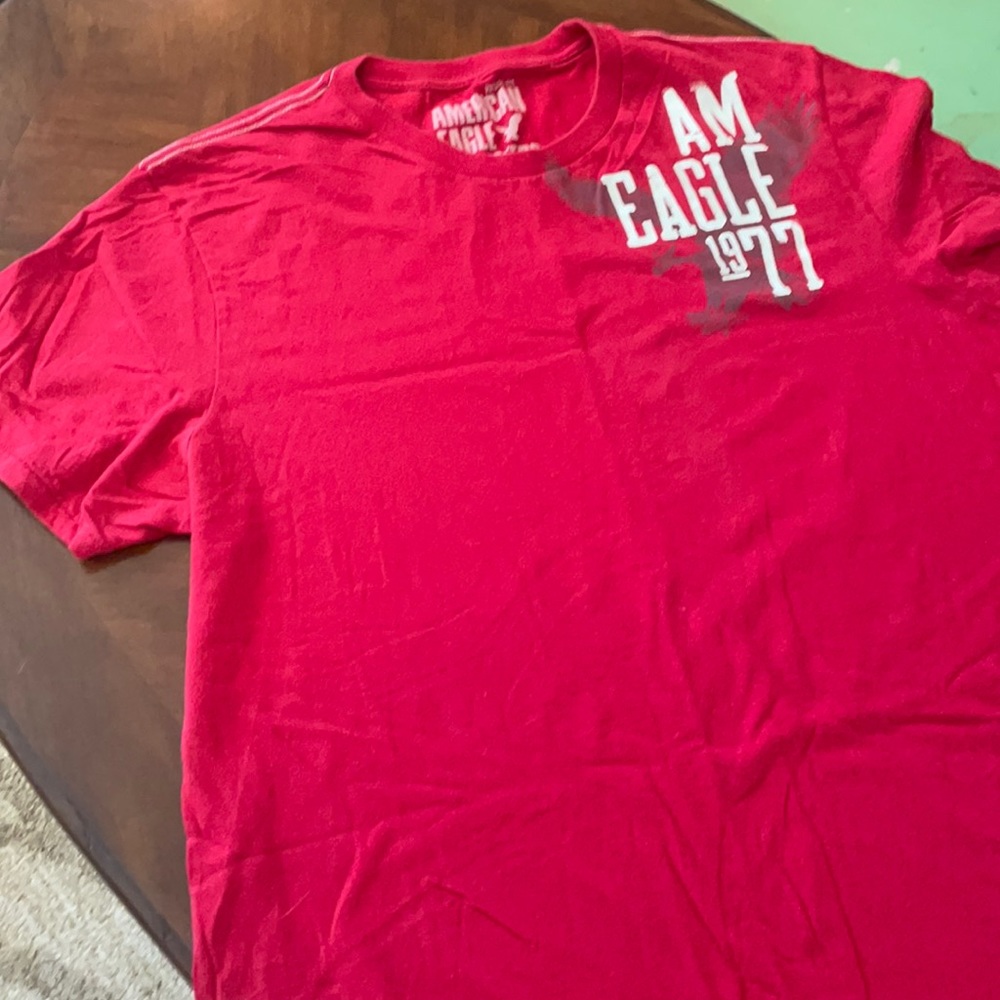 American Eagle tee shirt